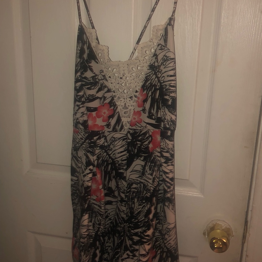 Brand O’Lunda, Size M with pink and black flowers